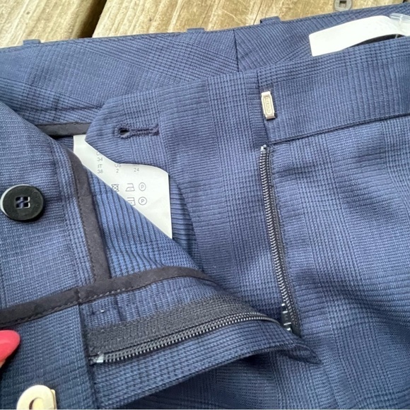 NWOT $275 Hugo Boss navy slacks trousers pants slim leg - career office size 2 - Picture 9 of 9